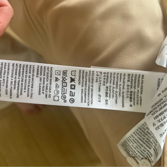 Levi’s NWT “Silky Granola” Collared Satin Dress Shirt Blouse XS in Buff Beige - Picture 7 of 7